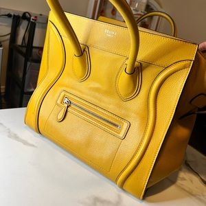 Description
Celine Tote
From the 2014 Collection by Phoebe Philo